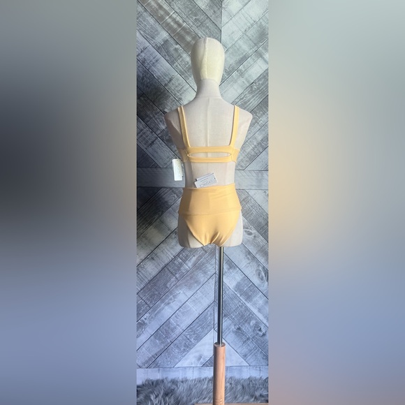 L*SPACE NWT JESS TOP in GOLDEN HOUR - Picture 7 of 15